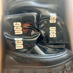 UGG Women’s Classic Brellah Mini Boots - Black